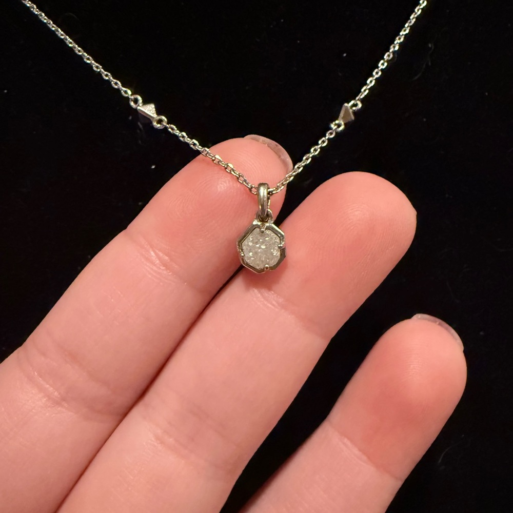 Kendra Scott Nola Silver Tone Pendant Necklace in Iridescent Drusy - Picture 4 of 8